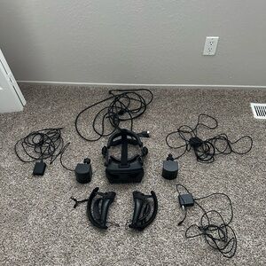 Valve Index VR | NO BOX | DOES NOT INCLUDE CONTROLLER CHARGERS